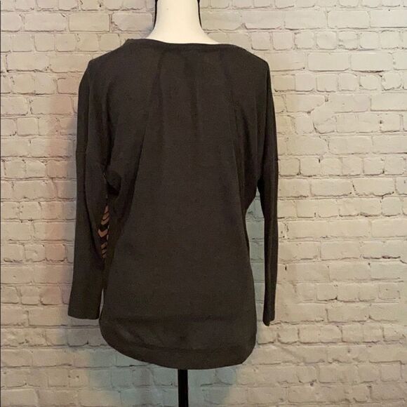 Rue 21 Lightweight Top  - Picture 4 of 5